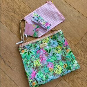 Lilly Pulitzer Water Resistant Vinyl Beach Day Pouch